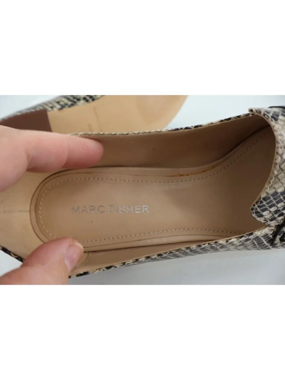 Marc Fisher Women's Feud Loafer Flat Size 8.5 Pointed Slip On Shoe Leather Snake